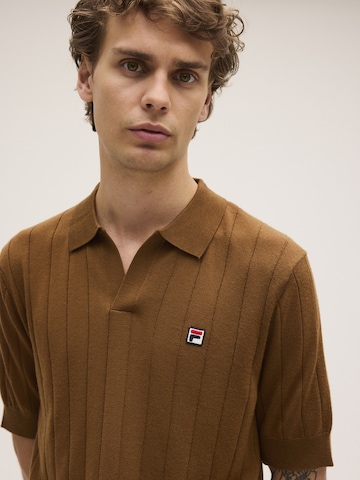 Maglietta 'DANTA regular merino knit polo shirt' di FILA in marrone