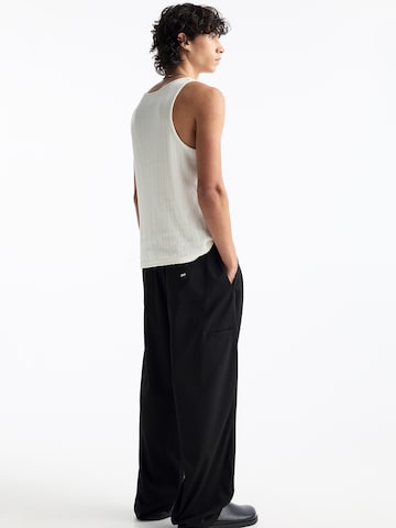 Pull&Bear Loose fit Trousers in Black
