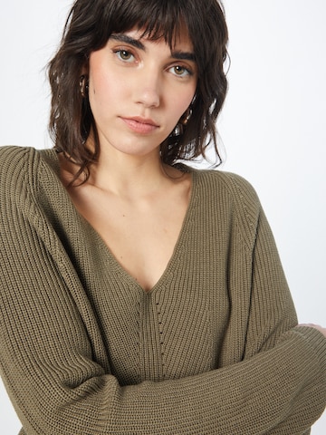 s.Oliver Sweater in Green