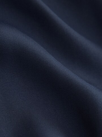 Next Top in Blau