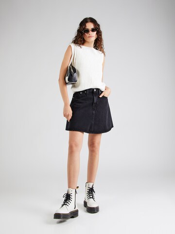 LEVI'S ® - Falda 'Mini Flounce Skirt' en negro