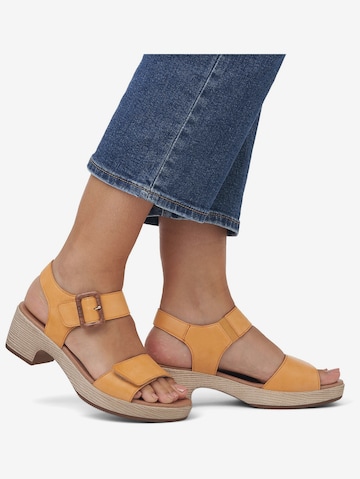 REMONTE Strap Sandals in Orange