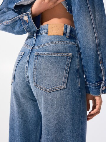 Pull&Bear Szeroka nogawka Jeansy w kolorze niebieski