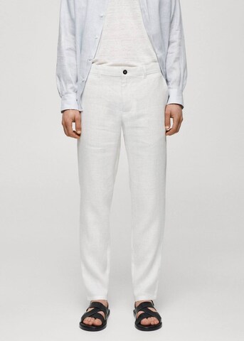 MANGO MAN Slim fit Chino Pants in White: front