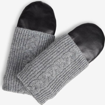 MARKBERG Mittens 'Maude' in Grey: front