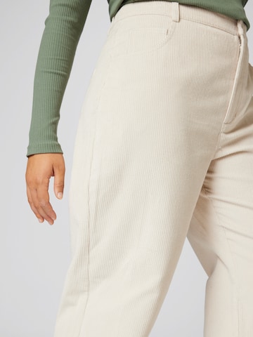 A LOT LESS Szeroka nogawka Jeansy 'ELEONORA' w kolorze biały