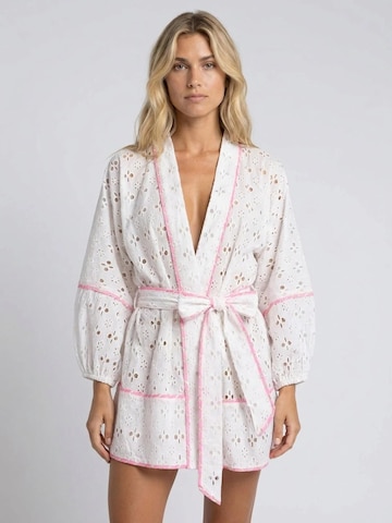 Miss June Kimono 'Kimono Court Windy' in Wit: voorkant