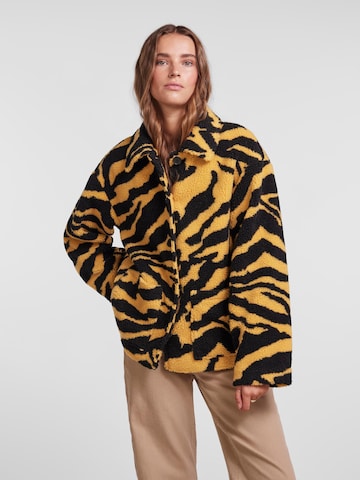 PIECES Prehodna jakna 'Felina' | rumena barva: sprednja stran