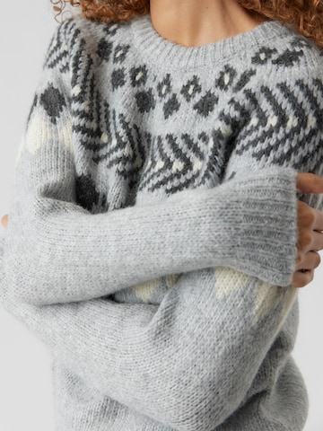 VERO MODA Sweter 'Filippa' w kolorze szary