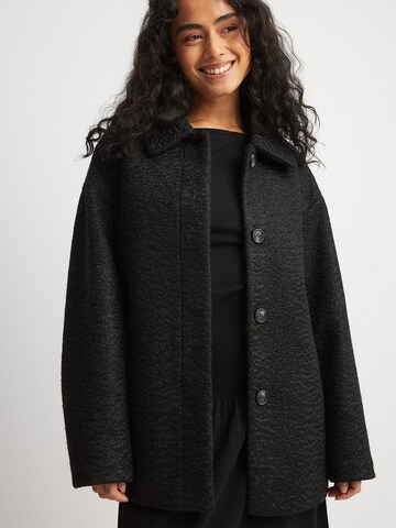 NA-KD Between-Seasons Coat in Black: front