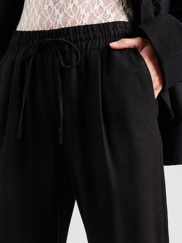 VERO MODA Свободный крой Штаны 'JESMILO' в Черный