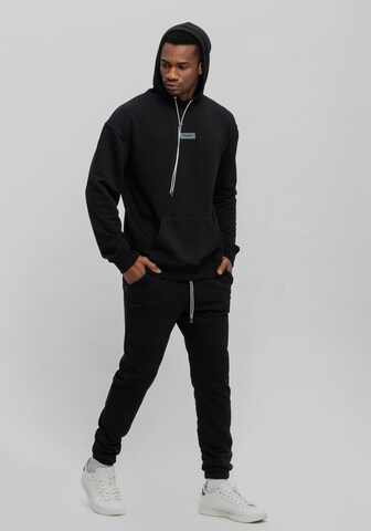 Tom Barron Tracksuit in Black