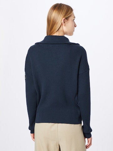 Derbe Pullover in Blau