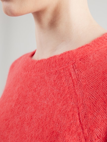 NÜMPH Sweter 'NURIETTE' w kolorze czerwony