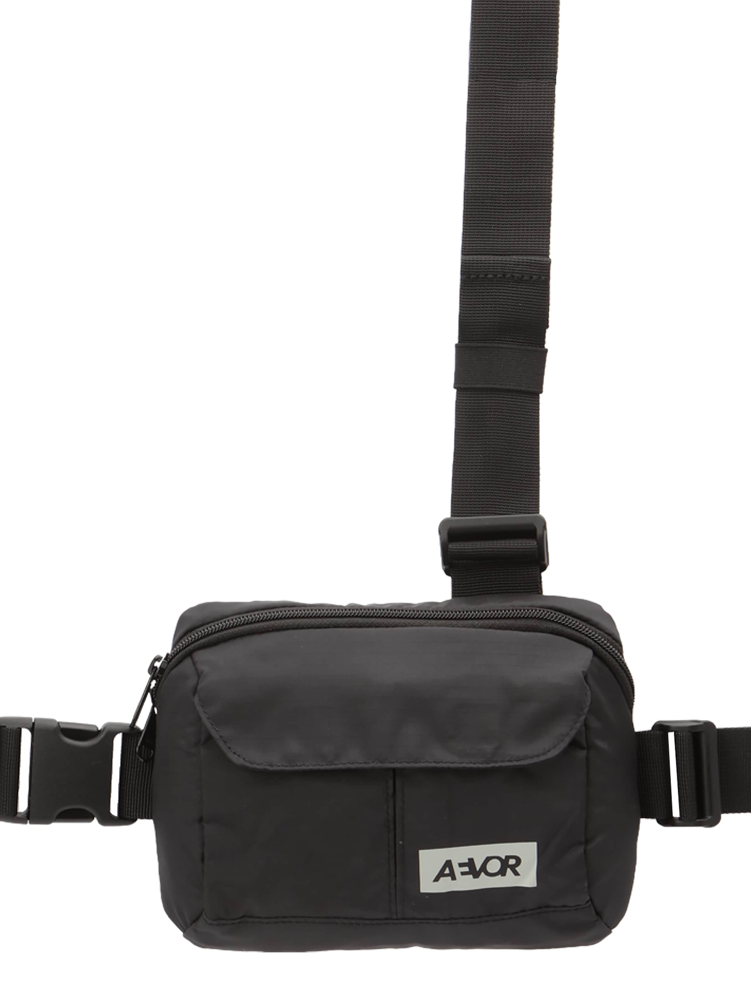AEVOR Gürteltasche in Schwarz: Vorderseite