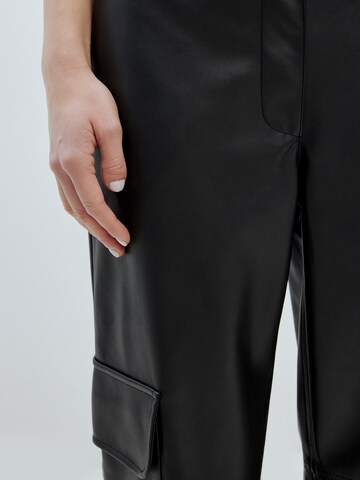 Wide leg Pantaloni cargo 'Jill' di EDITED in nero