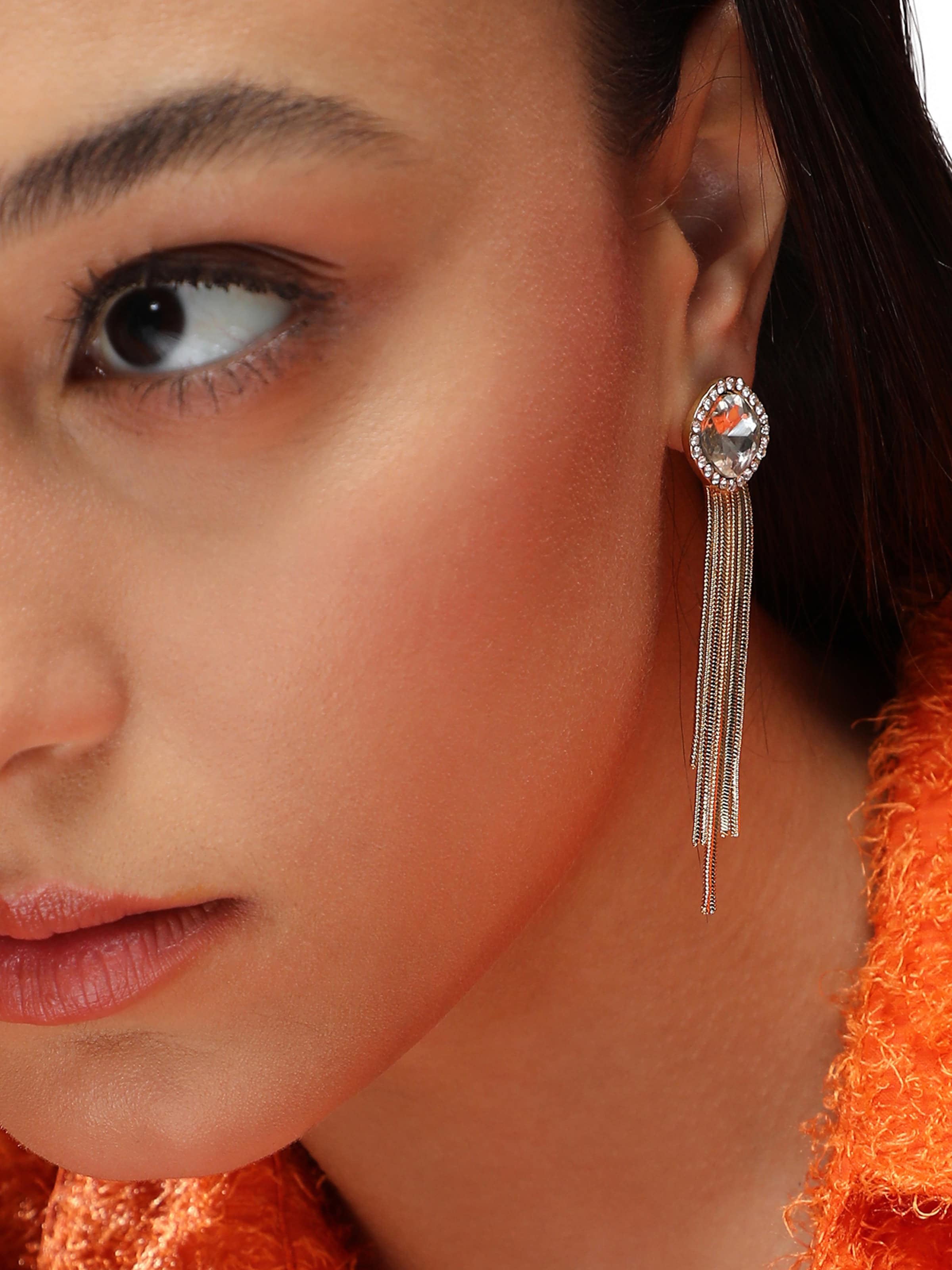 SOHI Náušnice 'Sayra' – stříbrná: přední strana