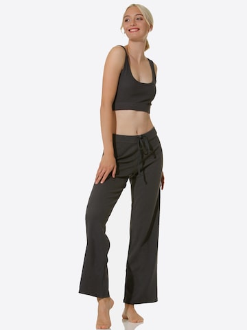 Wide leg Pantaloni di Yenita in grigio