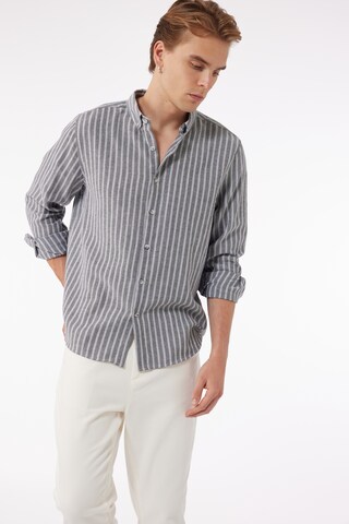 Koton Regular Fit Hemd in Grau: Vorderseite