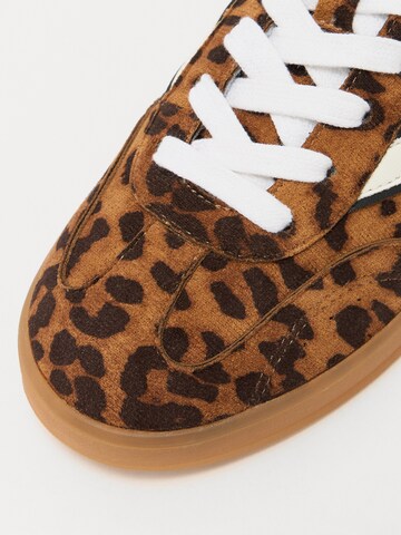 Madden Girl - Sapatilhas baixas 'Giia' em castanho