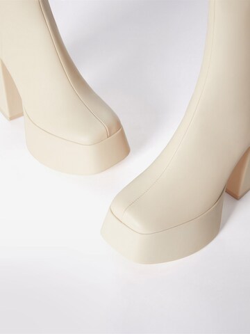 Bottines Bershka en blanc