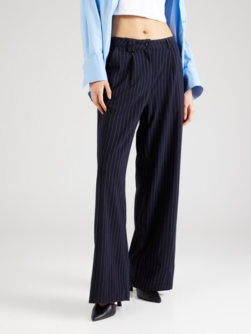 Oval Square Wide leg Pleat-Front Pants 'Idris' in Blue: front