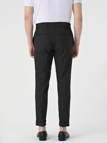 Antioch Tapered Pleat-Front Pants in Grey