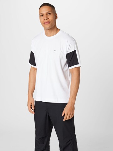 Calvin Klein - Camiseta en blanco: frente