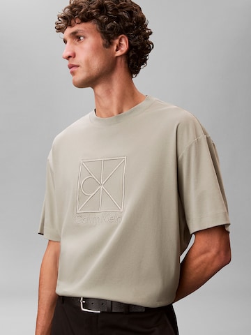 Calvin Klein T-shirt in Grau