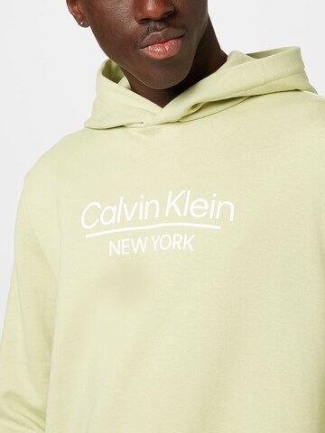 Calvin Klein Sweatshirt in Green
