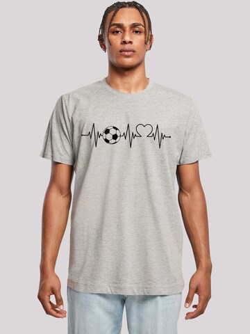 T-Shirt 'Heartbeat Soccer' F4NT4STIC en gris : devant