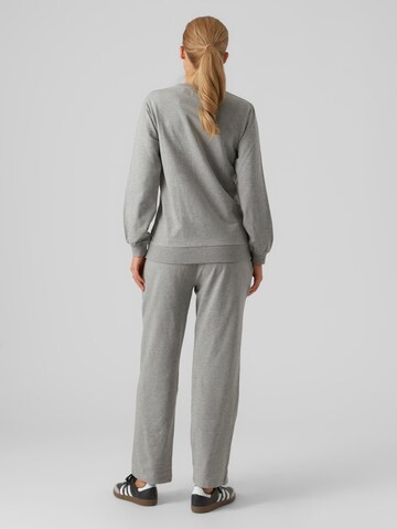 MAMALICIOUS Sweatshirt 'Silja Vita' in Grau