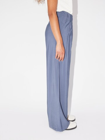 LeGer by Lena Gercke - Pierna ancha Pantalón plisado 'Chadia' en azul