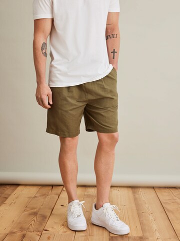 DAN FOX APPAREL Loose fit Pants 'Darian' in Green: front