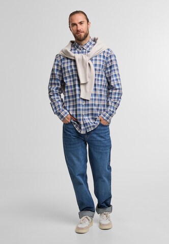 Coupe regular Chemise FYNCH-HATTON en bleu