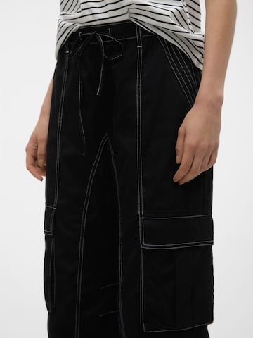 Regular Pantalon cargo '10309430' VERO MODA en noir