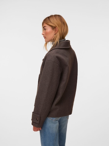 Aware - Chaqueta de entretiempo 'AWKarla' en marrón