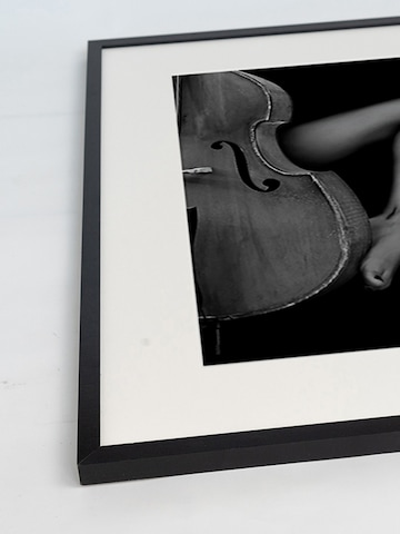 Liv Corday Bild 'Music' in Schwarz