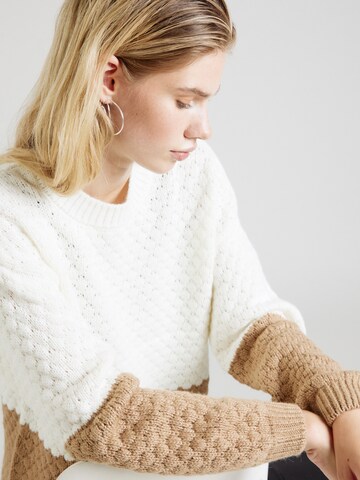 Pull-over 'LINDSY' Fransa en blanc