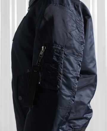 Superdry Jacke in Blau