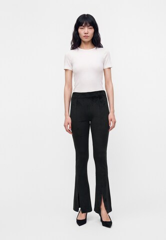 Flared Pantaloni 'Nucutey_B' di HUGO in nero