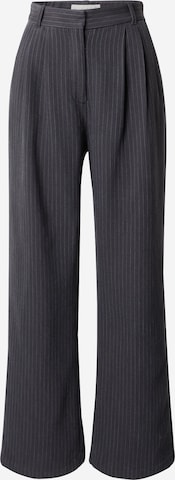 Abercrombie & Fitch Wide leg Pleat-Front Pants in Black: front