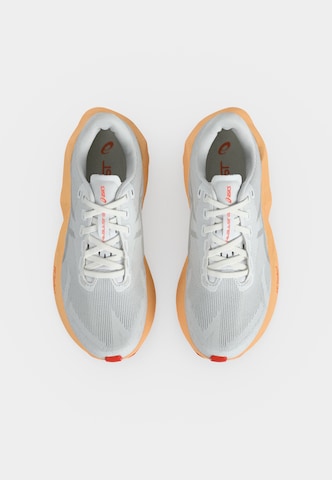 ASICS Loopschoen 'Novablast 6' in Wit