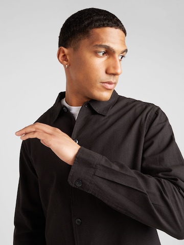 SELECTED HOMME Comfort Fit Skjorte 'DAN' i sort