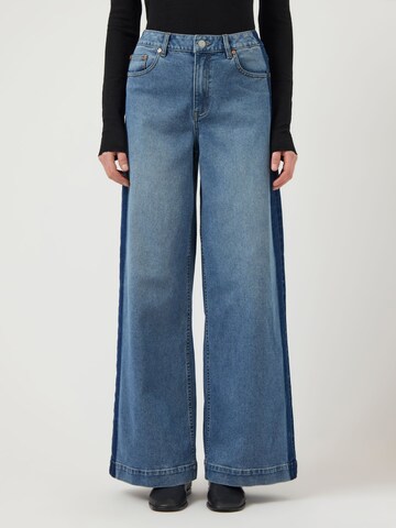 Wide leg Jeans di YAS in blu: frontale