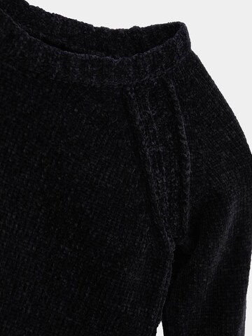 GUESS Sweater in Black