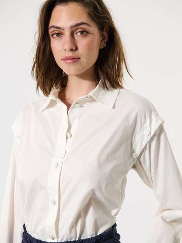 Dea Kudibal Shirt ' ZandieDEA ' in White