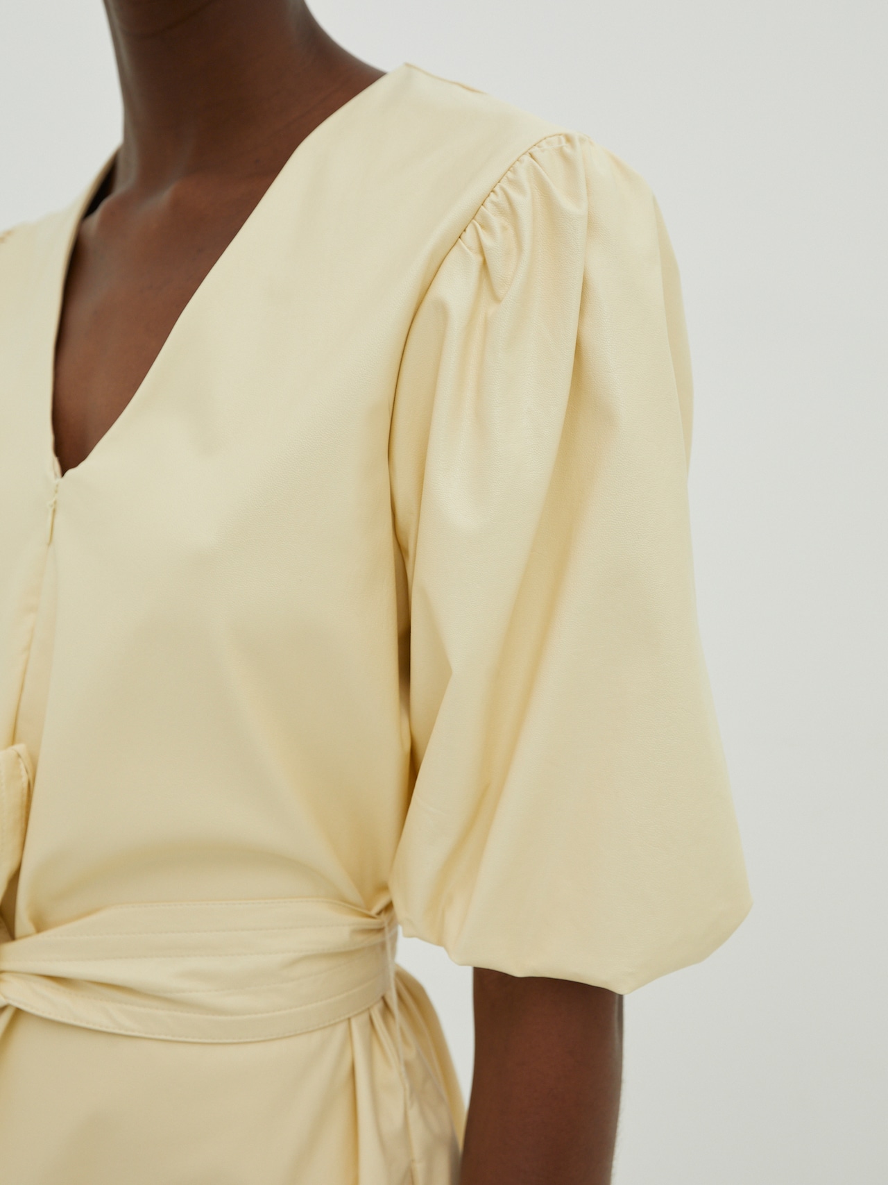 EDITED Kjole 'Faith' beige