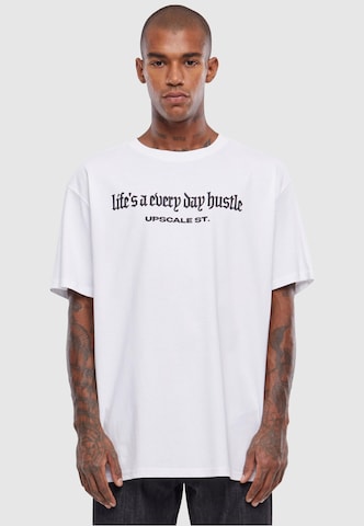 T-Shirt 'Hustle' MT Upscale en blanc : devant