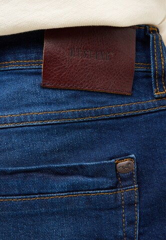 MUSTANG Regular Jeans in Blau